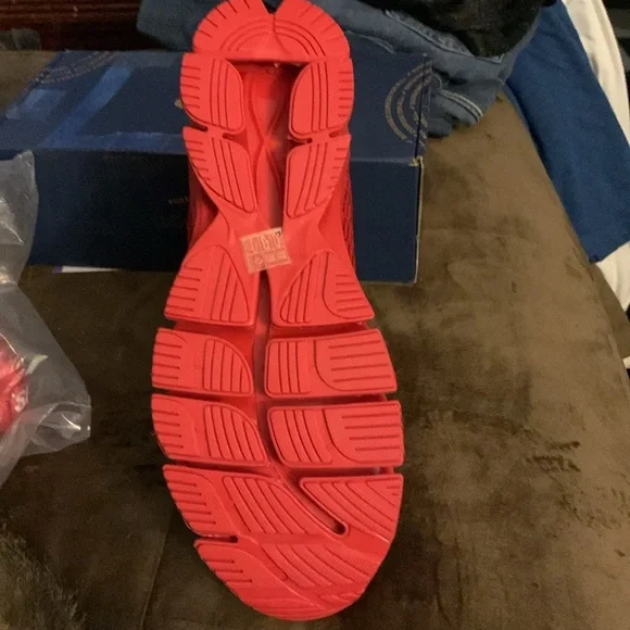 Men’s Trendy Solid Woven Knit Breathable Type Sneakers - Picture 4 of 4